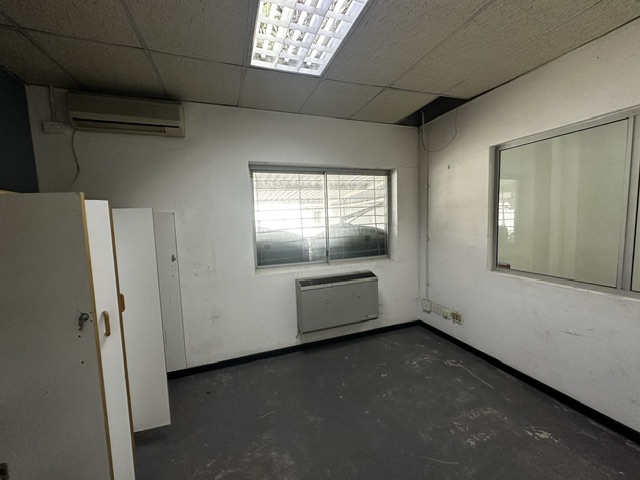 To Let Commercial Property for Rent in Paarden Eiland Western Cape
